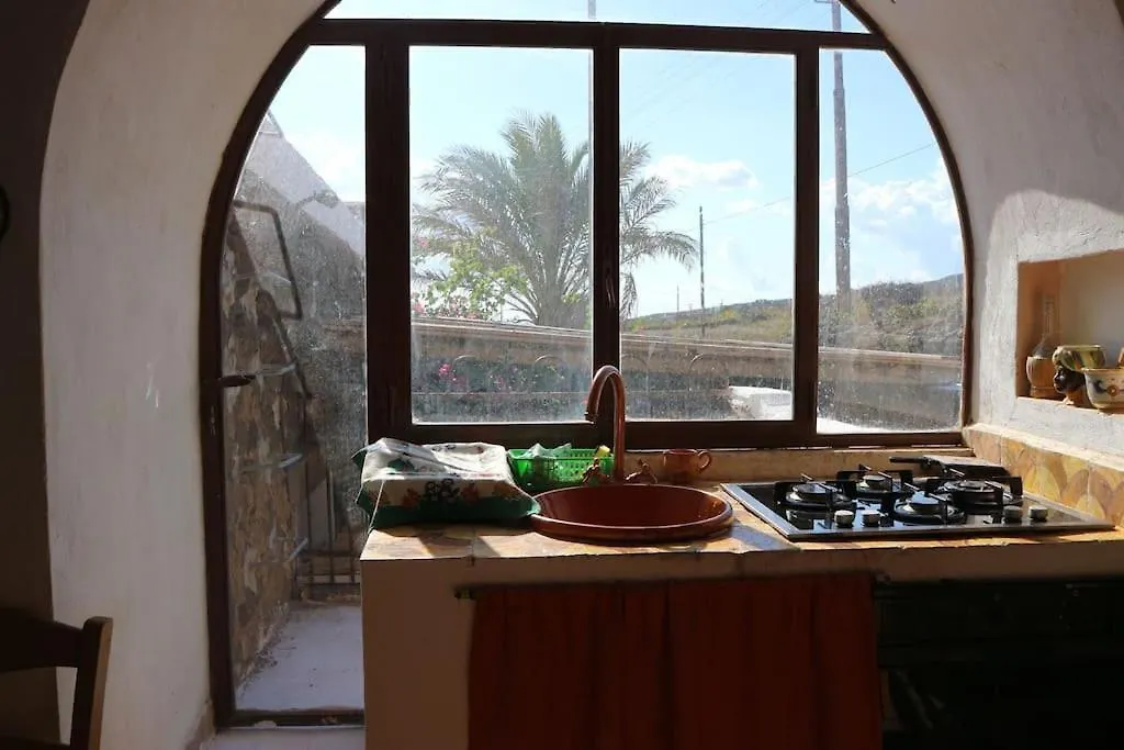 Holiday home Dammuso Nonna Franca A Cinque Minuti Dall Arco Dell Elefante Villa Kamma