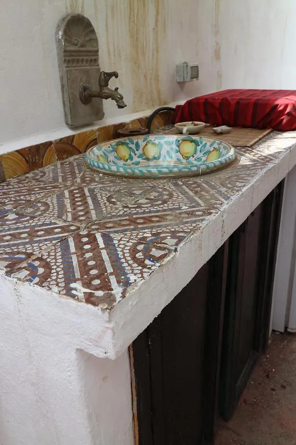 Holiday home Dammuso Nonna Franca A Cinque Minuti Dall Arco Dell Elefante Villa Kamma